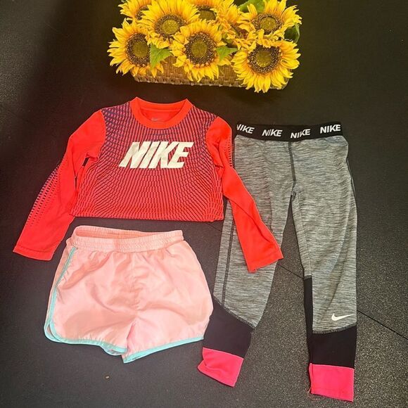 Nike Bundle - Picture 1 of 15